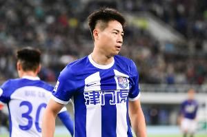 津媒：津门虎客战梅州全力争胜，杨帆右腿后侧肌拉伤恢复需三周