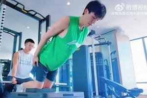 瀚森赴美日记 | 6月30日 体能训练的一天 卧推&引体&核心训练